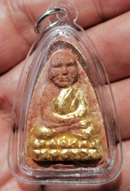 หลวงปู่ทวดพิมพ์ใหญ่-พระราหู เนื้อว่านสบู่เลือด ปัดทอง รุ่นปาฏิหาริย์ ปี 2549 วัดห้วยมงคล เคาะเดียว  