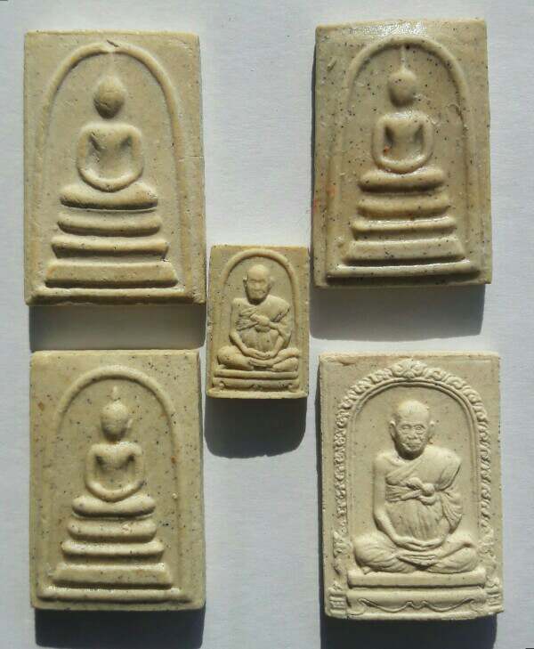 สมเด็จวัดระฆัง อนุสรณ์ 122 ปี ชุด 5 องค์ กล่องเดิม 22 มิถุนายน 2537 เคาะเดียว