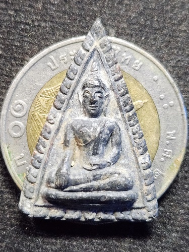 วัดพระรูป สุพรรณบุรี พระพิจิตร  หลวงปู่ดี  หลังลายผ้า
