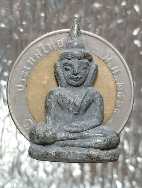 พระท่ากระดานหลังยันต์ หลวงพ่อลำใย วัดทุ่งลาดหญ้า กาญจนบุรี 