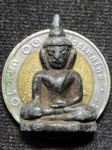 วัดทุ่งลาดหญ้า จ.กาญจนบุรี  พระท่ากระดาน หลวงพ่อลำใย หลังยันต์ เนื้อตะกั่ว 