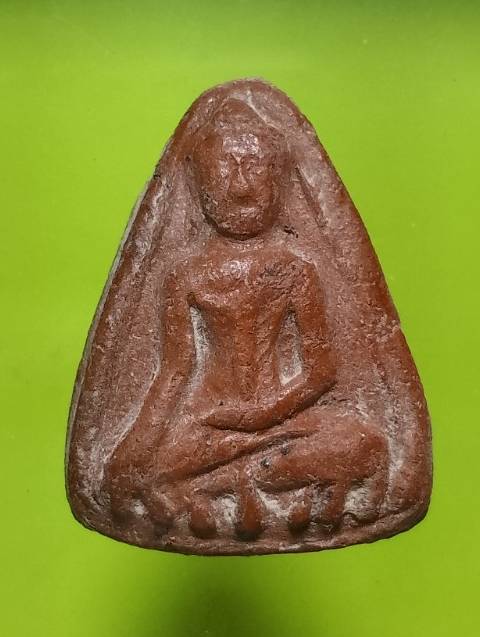 พระเนื้อดินนั่งบัว 