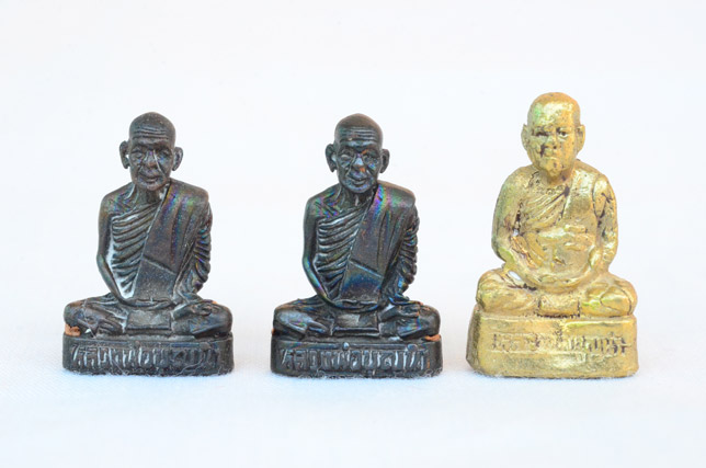 รูปหล่อลอยองค์ หลวงพ่อบุญนำ วัดนครสวรรค์ จ.นครสวรรค์ รวม 3 องค์ พร้อมกล่อง 