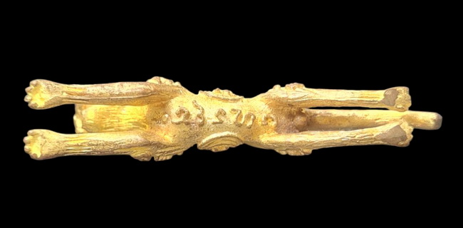 เคาะแรกแดง...เสือยันต์กลับ รุ่น ๗...เนื้อทองเหลือง พิมพ์เล็ก ...หลวงปู่แย้ม วัดตะเคียน จ.นนทบุรี