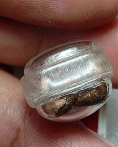 ปิดตาอุตตโมโลกศวร รุ่นเหนือดวง (รุ่นแรก) หลวงปู่ข้าวแห้ง วัดคาปันศรัทธาราม อ.บัวเชด จ.สุรินทร์ 