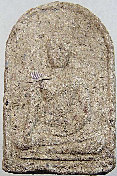 ๒๐ พระพุทธเนื้อผง ฝังตะกรุด