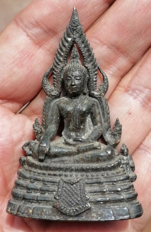 พระไม่ทราบที่ เคาะเดียว