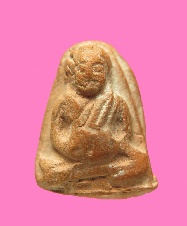 พระสังกัจจายเนื้อดิน สูงประมาณ 1.8 ซม.