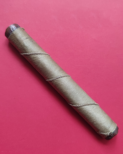 ตะกรุดโทนหลวงปู่สุข  วัดโพธิ์ทรายทอง จ.บุรีรัมย์ เนื้อทองแดง เชือกเดิม (2)