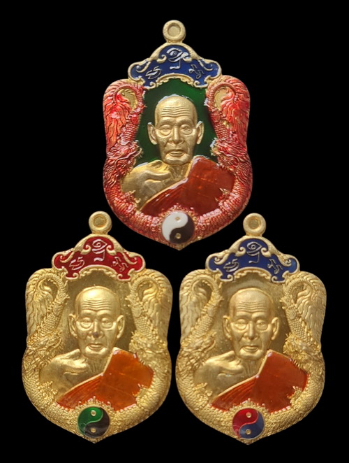 เคาะแรกแดง..มังกรพันล้าน ๒๕๖๓..ทองทิพย์ลงยา ๓ เหรียญ..ลพ.พัฒน์ วัดห้วยด้วน จ.นครสวรรค์ / ส่ง ems