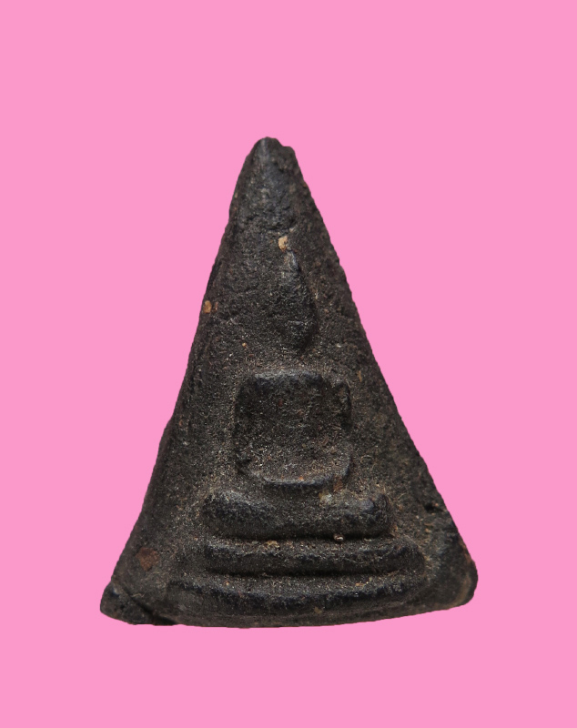 สมเด็จหน้าจั่ว เนื้อผงคลุกรักชานหมาก