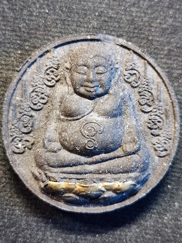 วัดเขาแหลม สระแก้ว พระผงสังกัจจายน์เรียกทรัพย์ หลวงปู่กาหลงเขี้ยวแก้ว รุ่นไตรมาส ปี 2550 เนื้อผงใบลา