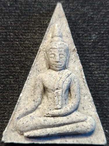  วัดเขาแหลม จ.สระแก้ว พระนางพญาเสน่ห์จันทร์ หลวงปู่กาหลง เขี้ยวแก้ว ฉลองอายุ 90 ปี 50  เนื้อผงว่าน 1