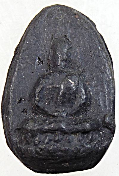 ๒๐ พระกลีบบัว เนื้อดินเก่า