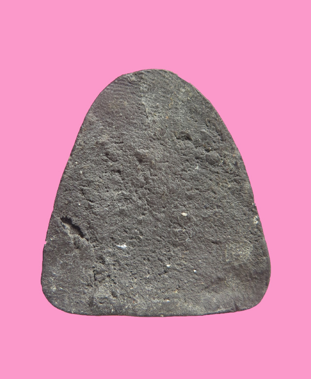 พระปิดตาเนื้อดำ