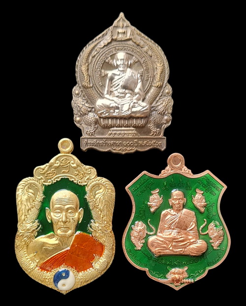 เคาะแรกแดง..คละรุ่น คละเนื้อ ๓ รายการ (รายละเอียดในโพสต์)..ลพ.พัฒน์ วัดห้วยด้วน นครสวรรค์ / ส่ง ems