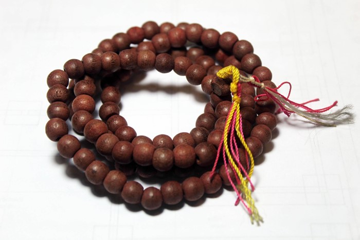 A986สร้อยประคำไม้มงคล ๑๐๘ เม็ด เป็นประคำยุคแรก ๆ ของหลวงพ่ออ ุตตมะ วัดวังก์วิเวการาม จ.กาญจนบุรี