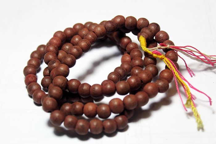 A986สร้อยประคำไม้มงคล ๑๐๘ เม็ด เป็นประคำยุคแรก ๆ ของหลวงพ่ออ ุตตมะ วัดวังก์วิเวการาม จ.กาญจนบุรี