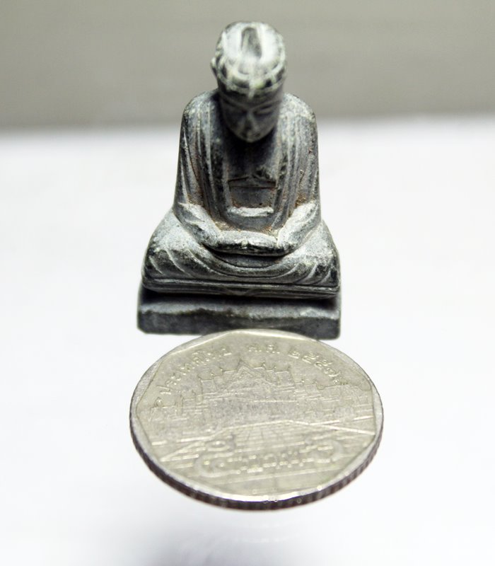 A975พระพุทธหินแกะ ประเทศอินเดีย ครูบาบุญชุ่ม ญาณสํวโร วัดพระธาตุดอนเรือง ปลุกเสก แล้วแจกลูกศิษย์ ปี 