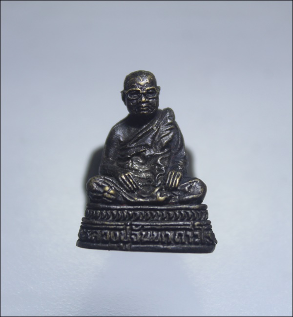 A142พิมพ์ใหญ่ รูปหล่อหลวงปู่จันทา วัดป่าเขาน้อยเบาๆ จ.พิจิตร สภาพสวยๆ