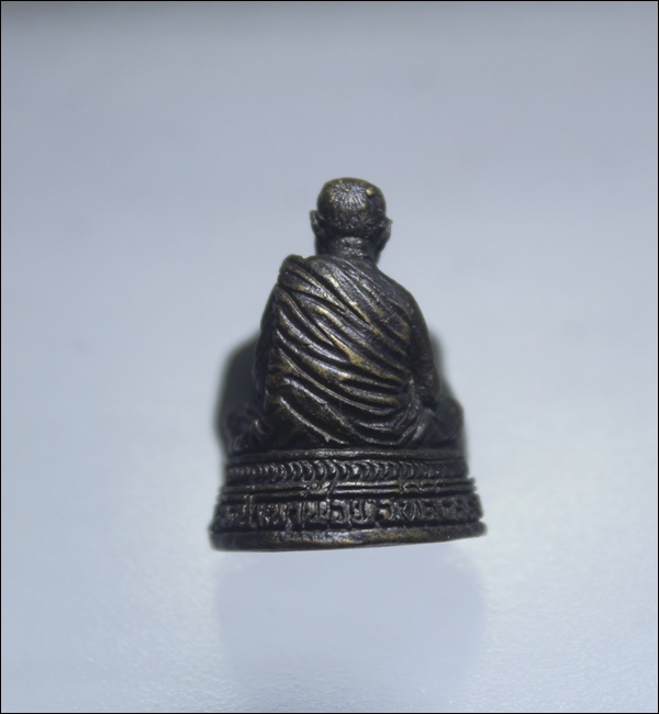 A142พิมพ์ใหญ่ รูปหล่อหลวงปู่จันทา วัดป่าเขาน้อยเบาๆ จ.พิจิตร สภาพสวยๆ