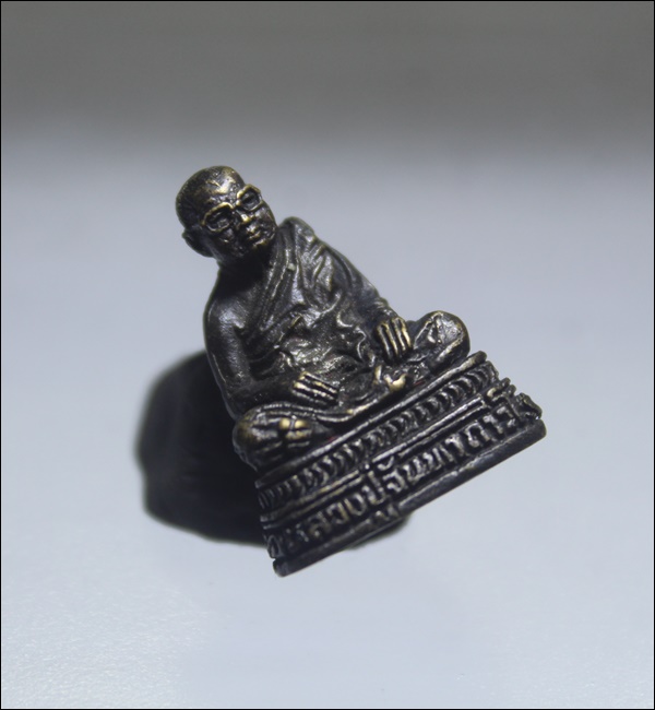 A142พิมพ์ใหญ่ รูปหล่อหลวงปู่จันทา วัดป่าเขาน้อยเบาๆ จ.พิจิตร สภาพสวยๆ