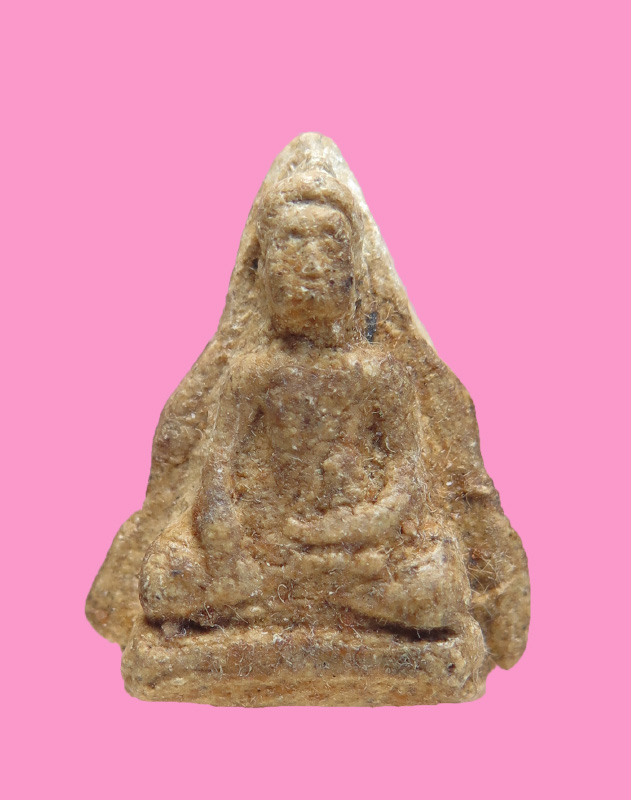 พระนางพญามีหน้าตาดี เนื้อผง