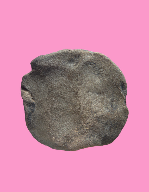 หมู เนื้อดิน ขนาดเส้นผ่าศูนย์กลางประมาณ 2 นิ้ว