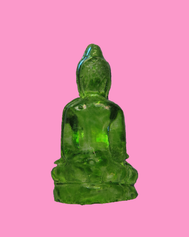 พระแก้ว ขนาดเกือบนิ้ว สีเขียว