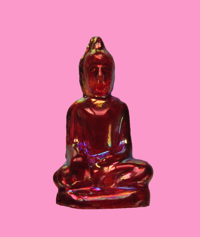 พระแก้ว ขนาดเกือบนิ้ว สีแดง