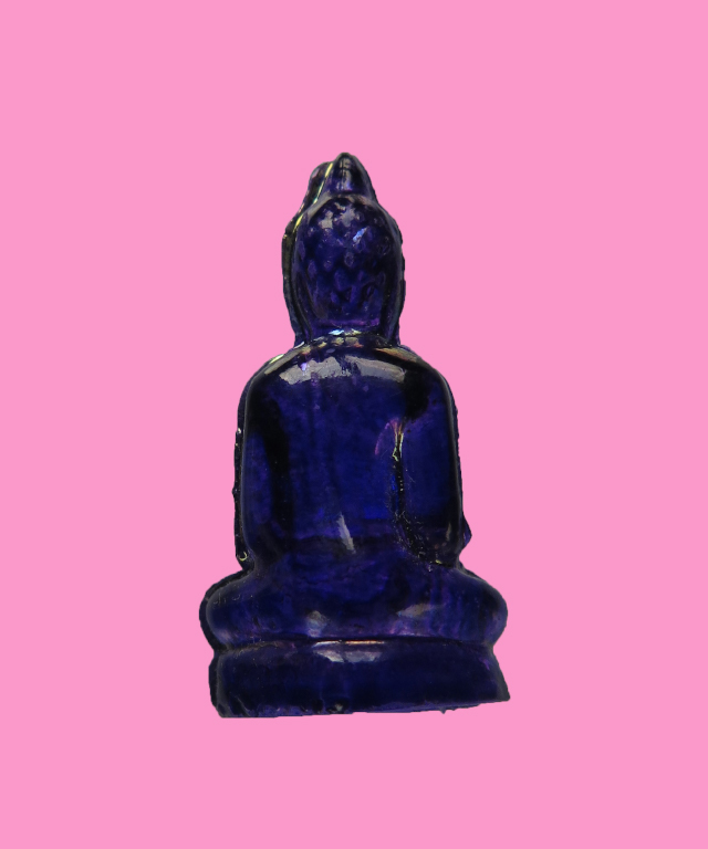 พระแก้ว ขนาดเกือบนิ้ว สีม่วง