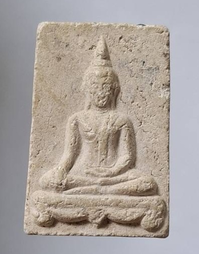 พระผงเก่าๆ พระลึกลับ กินตับสบายๆ พระแท้ๆไม่ทราบที่ หาวัดเอาเองครับ