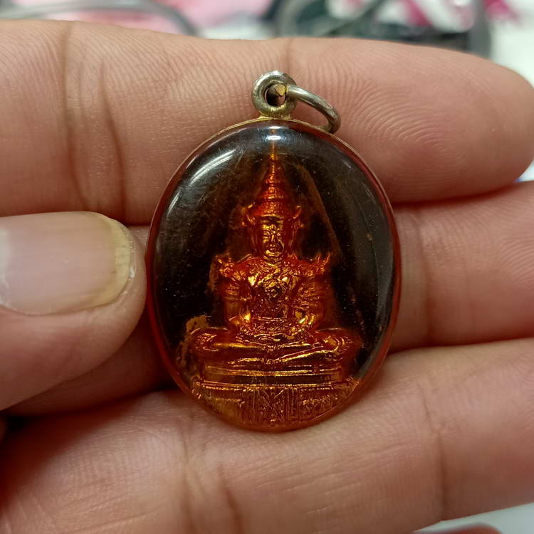 ปิดรายการ!!! เหรียญพระแก้วมรกต หลัง ร.1 สมโภชกรุงรัตนโกสินทร์ 200 ปี 2525 เนื้อโลหะ เคลือบเรซิ่น