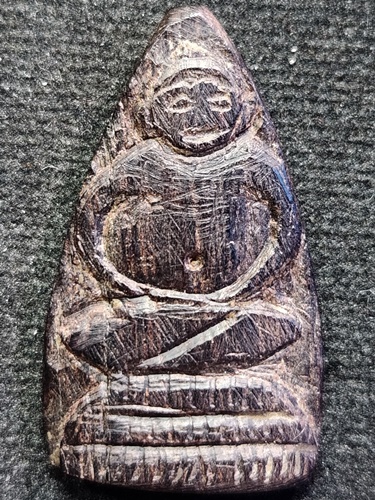 ไม้แก่นขาม แกะ(พระพุทธ)