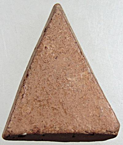 ๒๐ พระนางพญาเนื้อดิน