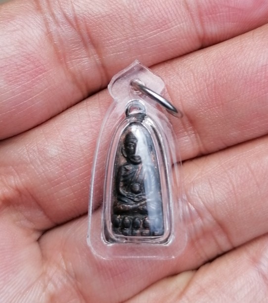 หลวงปู่ทวด ปี 2508 รุ่นทะเลซุง เนื้อทองแดง พิมพ์บัว 5 เลี่ยมกันน้ำหนาๆ เคาะเดียว