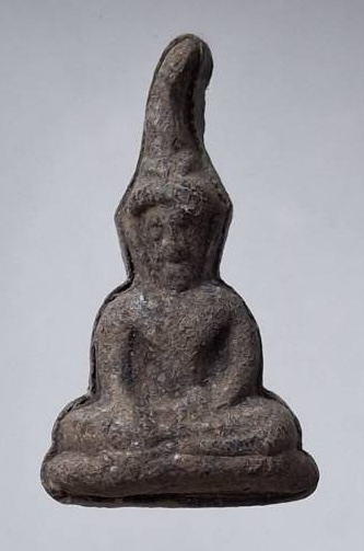 พระท่ากระดาน เนื้อผงว่าน วัดถ้ำผาพิรุณ อ.ศรีสวัสดิ์ จ.กาญจนบุรี