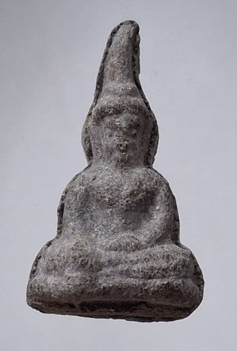 พระท่ากระดาน เนื้อผงว่าน วัดถ้ำผาพิรุณ อ.ศรีสวัสดิ์ จ.กาญจนบุรี