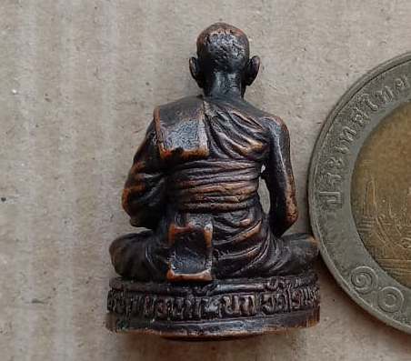 รูปเหมือนหลวงปู่หลิว วัดไร่แตงทอง จ.นครปฐม ปี2539 กองทัพบกจัดสร้าง