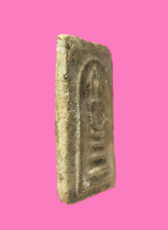 สมเด็จบาง สูงประมาณ 2.4 ซม.