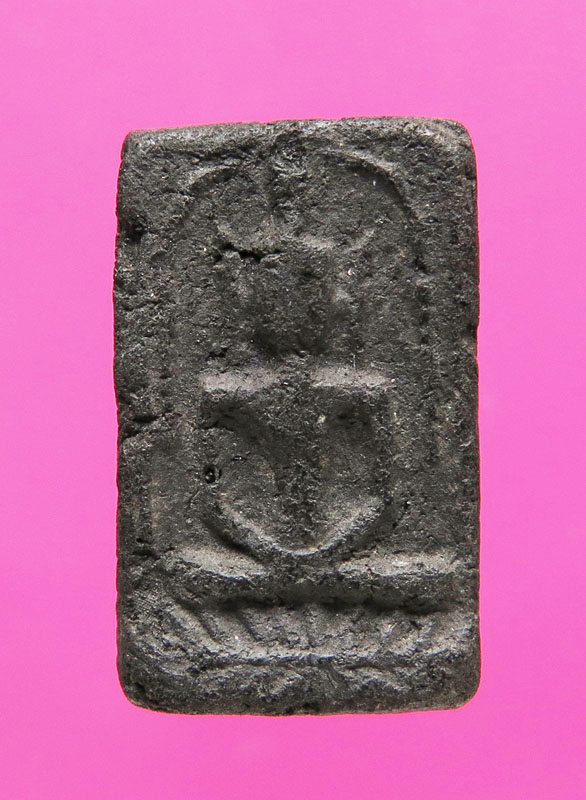 พระผงใบลาน ไม่ทราบที่ ขนาดสูงประมาณ 1.8 ซม.