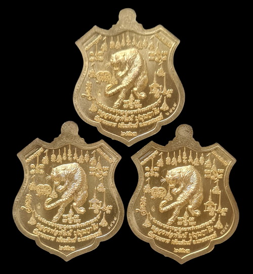 เคาะแรกแดง..พยัคฆ์เจ้าพระยา ๖๓..ทองทิพย์ลงยา ๓ เหรียญ..ล.พ.พัฒน์ วัดห้วยด้วน จ.นครสวรรค์ / ส่ง ems