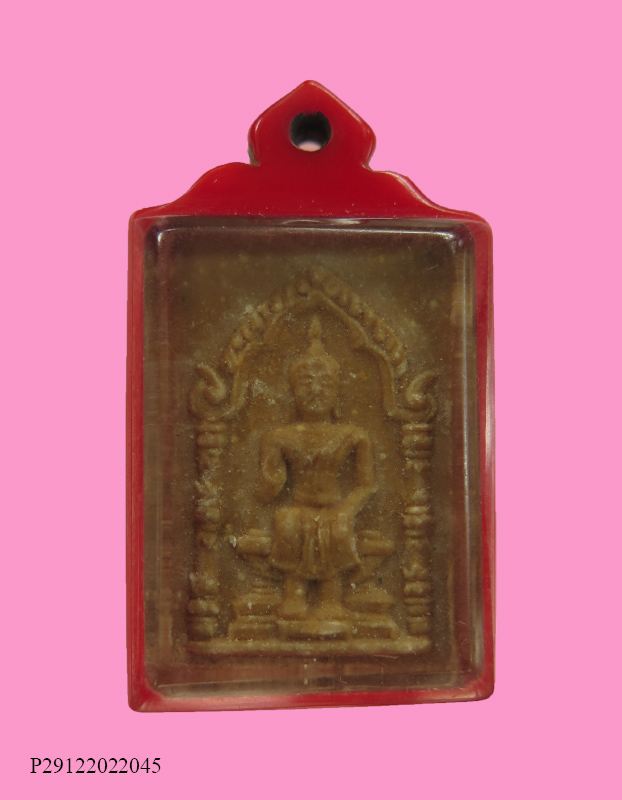 พระพุทธประทานพร เนื้อผงน้ำมันเข้ม เลี่ยมเก่า