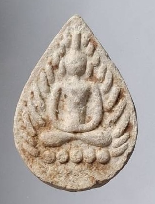 พระกลีบบัว หลังยันต์ เนื้อผงเก่า ไม่ทราบที่