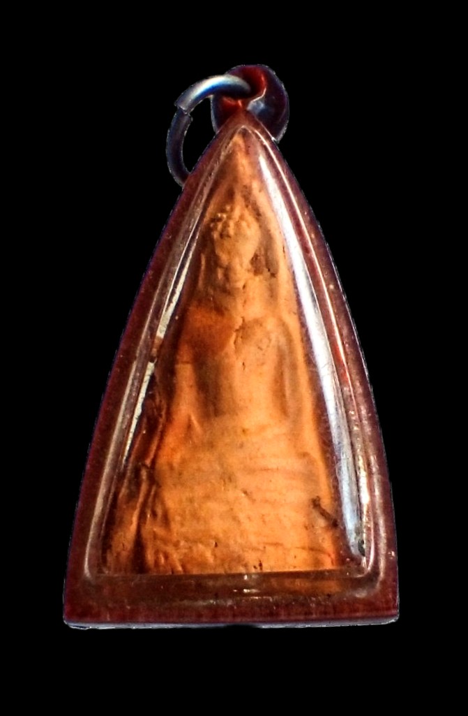 🙏  พระเนื้อดิน พิมพ์ท่ามะปราง  "หลวงพ่อทวี วัดโรงช้าง"  หลัง 'พุทธ' (เลี่ยมวินเทจเก่า)  ✅