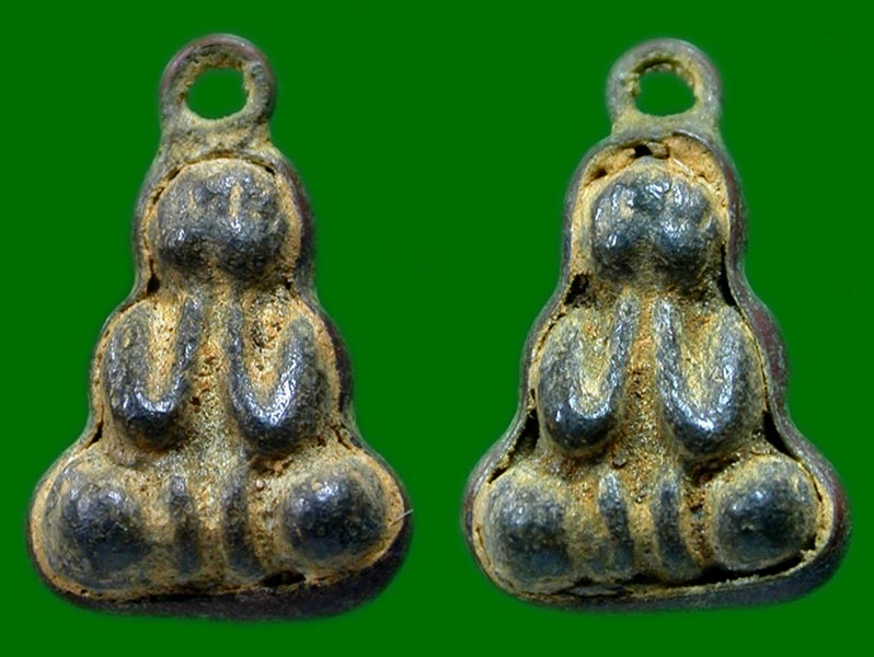 พระปิดตาหลวงพ่อเดิม วัดหนองโพ พิมพ์สองหน้า  ปี 2472  .......เคาะเดียวแดง         