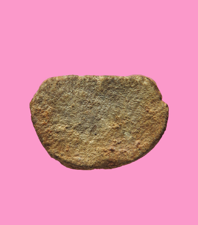 พระปิดตานั่งยอง เนื้อผงยา