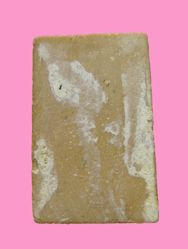 สมเด็จเนื้อผงน้ำมัน