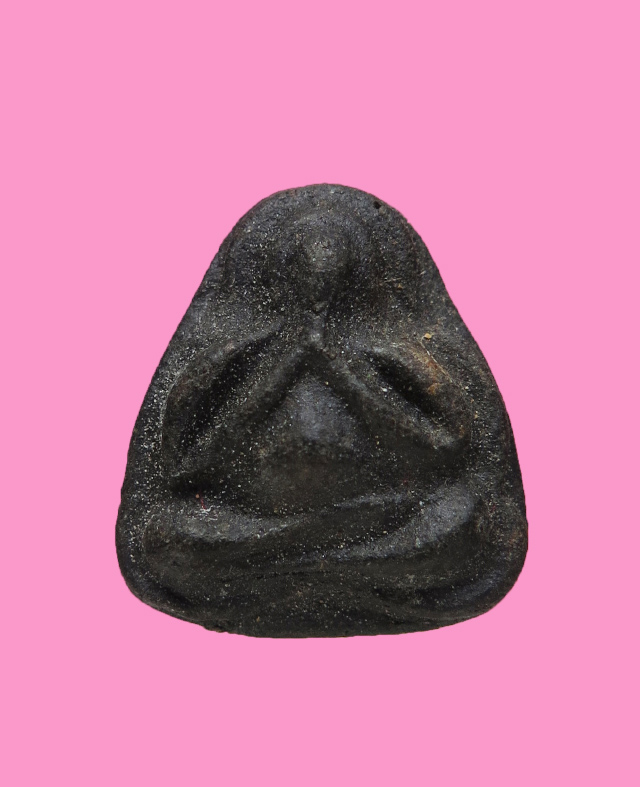 พระปิดตา ขนาดสูงประมาณ 1.2 ซม.