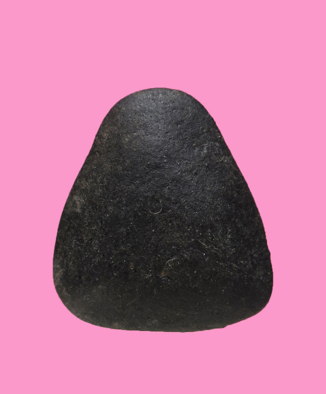 พระปิดตา ขนาดสูงประมาณ 1.2 ซม.